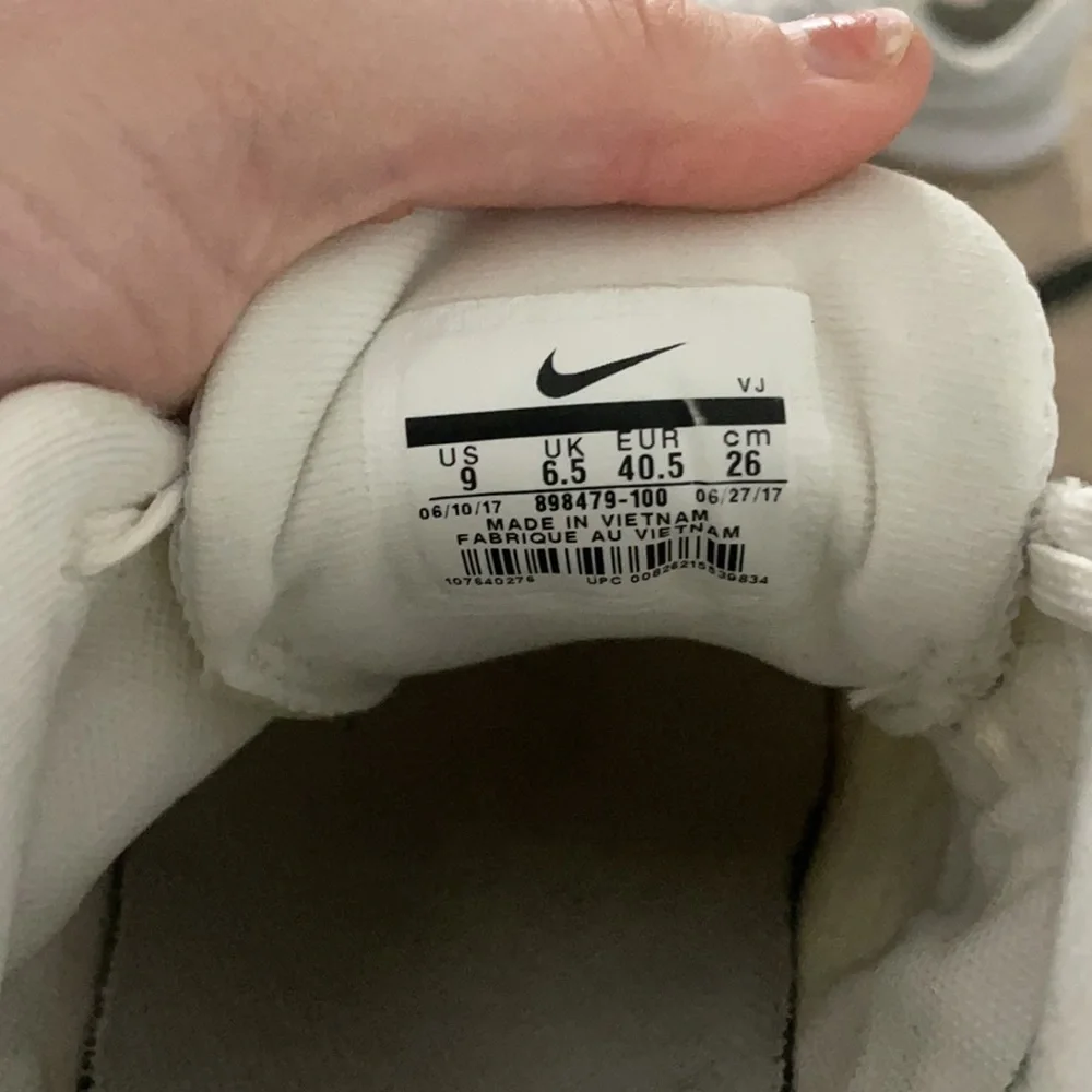 Women’s Nike’s - Picture 5 of 5